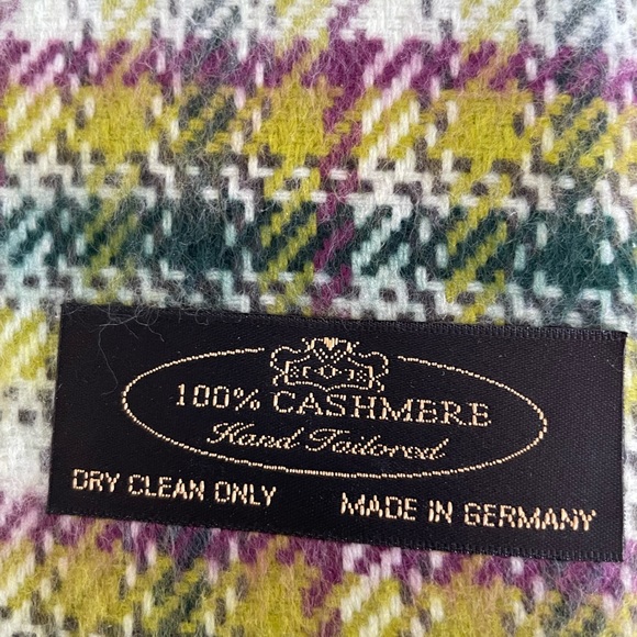 Scarf - Picture 4 of 4